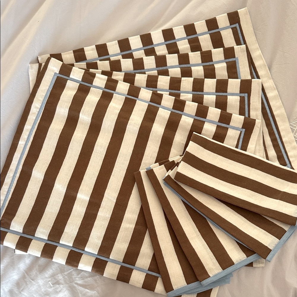 Set of 4 La DoubleJ linen placemats and napkins